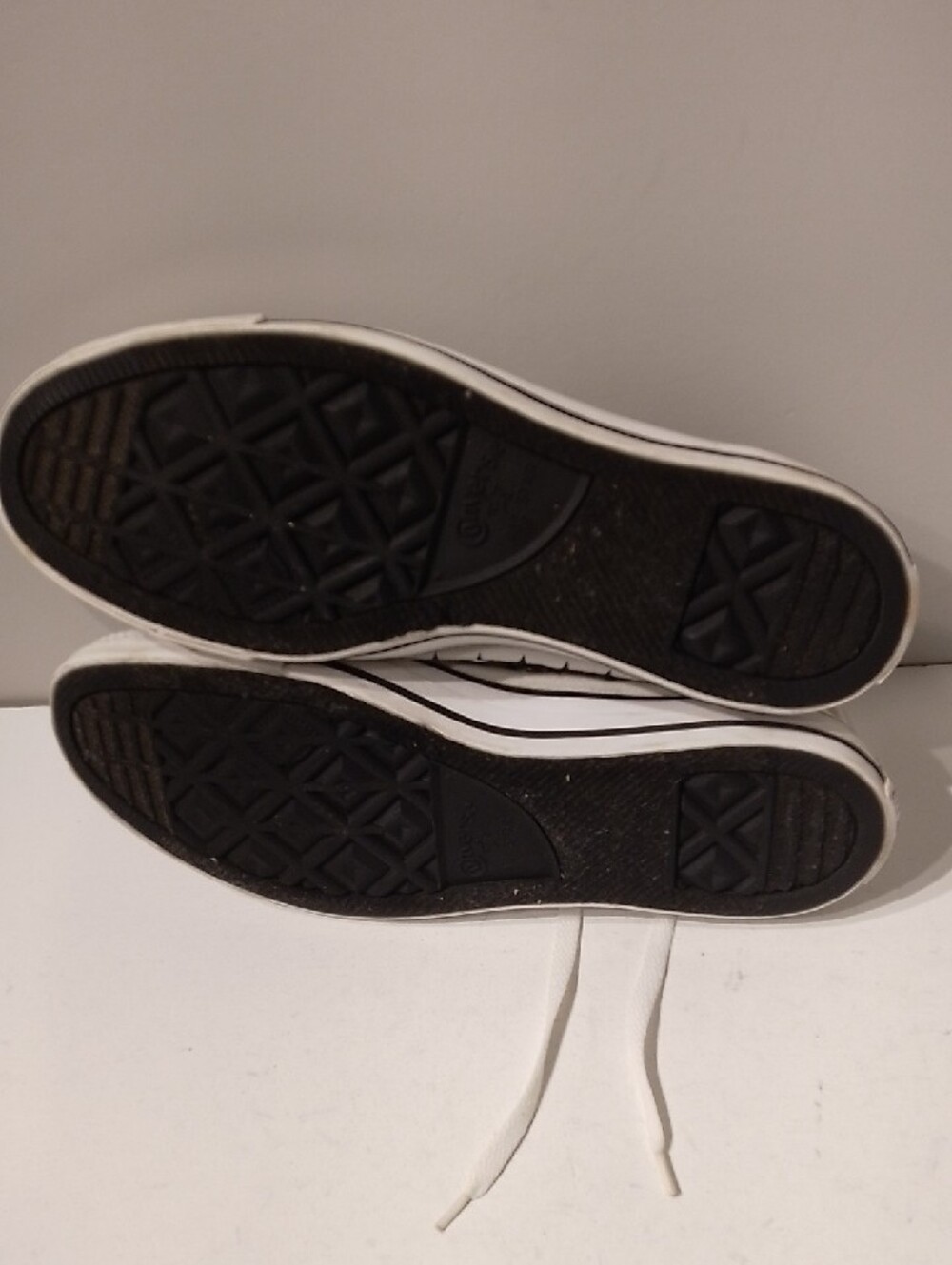 Converse White Low Top Sneakers with Black Star Pattern - Picture 5 of 6